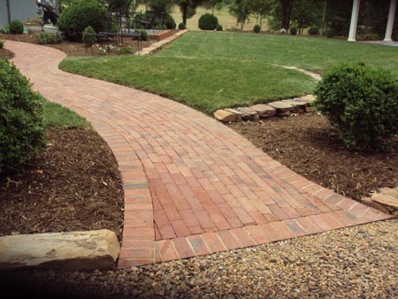 photo of traffic circle at Berry Hill Resort